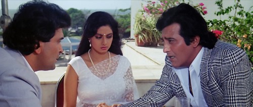 Chandni-1989-Hindi-www.moviespapa.vu-1080p-WEB-DL.mkv_snapshot_02.50.00.816.jpg
